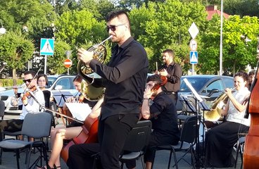 Hiszpańska orkiestra kameralna wystąpiła na placu Legionów w Wieluniu